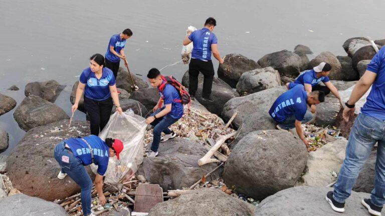 SM volunteers in action during the April coastal cleanup at SM By the Bay, working together to remove marine debris and protect our shoreline—one bag at a time